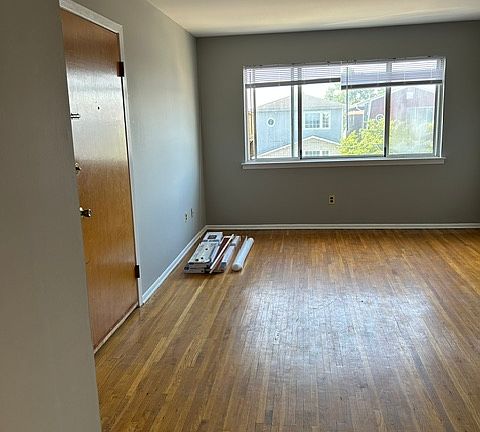 4th image of 712 Bergen St Floor 3