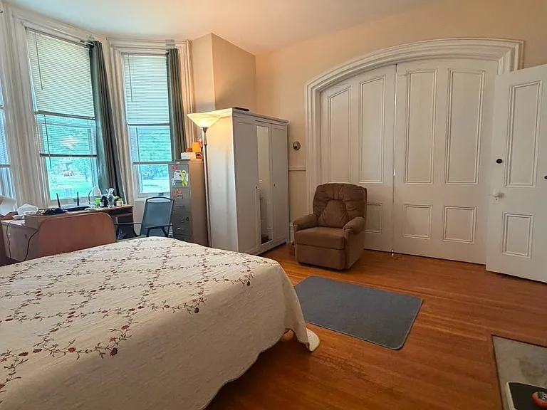52 Wellington St S #1 — Photo 10