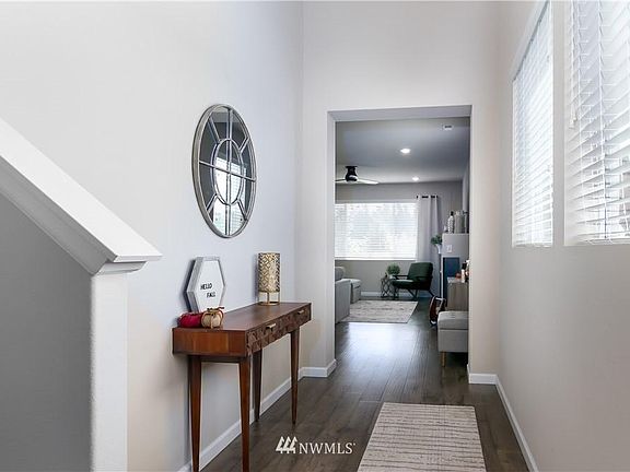 4th image of 8609 Atlas Ave NE