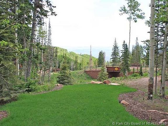 5th image of 118 White Pine Canyon Rd