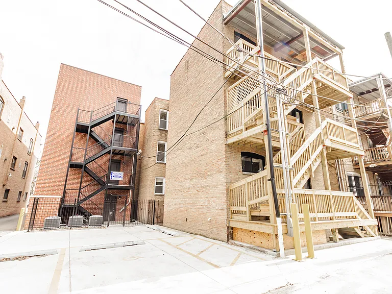 716 S Laflin St #1F — Photo 19