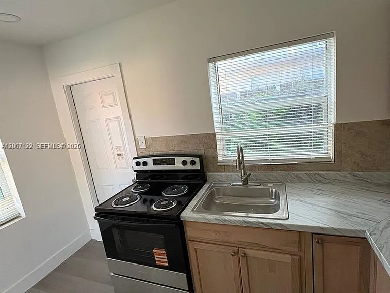 2312 Madison St #6 — Photo 2