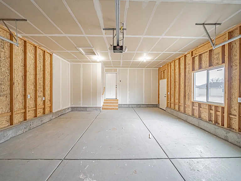 3190 Roundup Ln — Photo 29