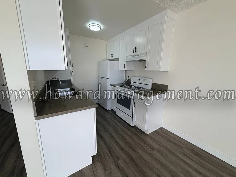 01334EU — Photo 2