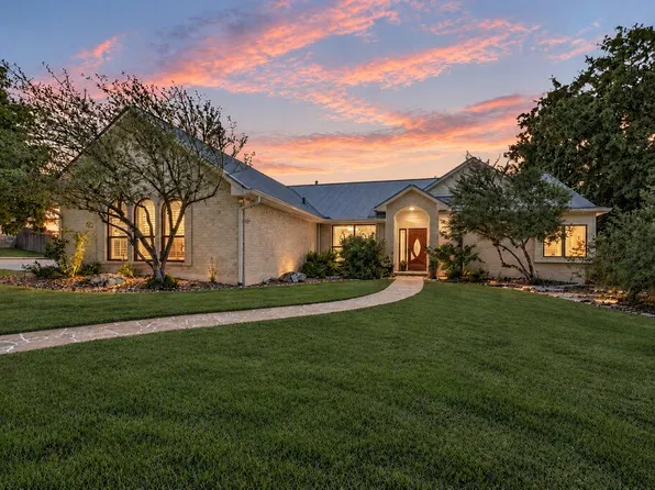 120 Stone Frst, Fredericksburg, TX 78624
