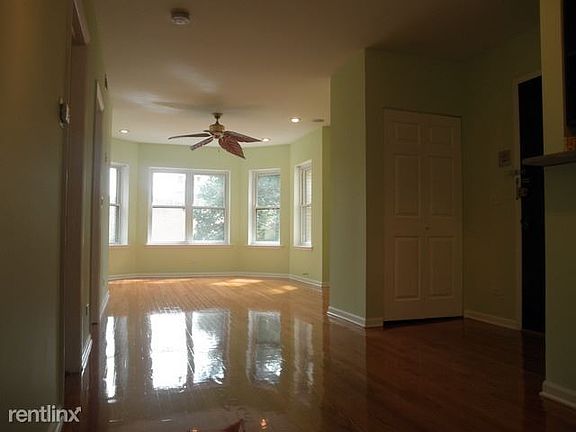 3rd image of 2222 W Rosemont Ave APT 2