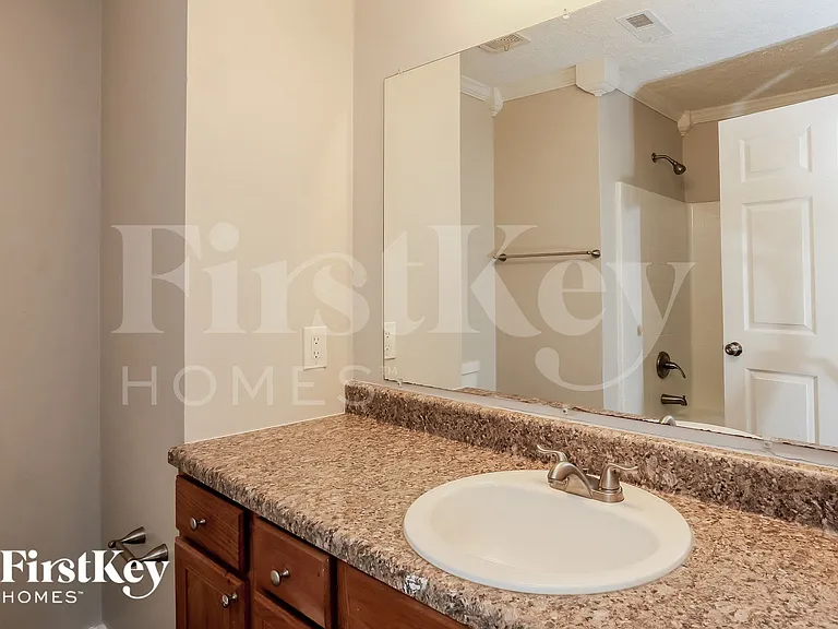 604 Rays Ln SE — Photo 10