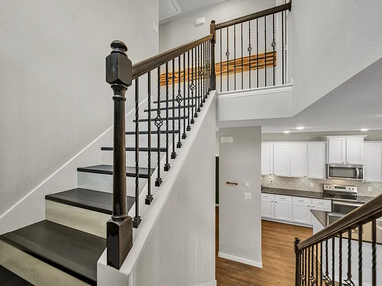2817 Bellflower Dr — Photo 8