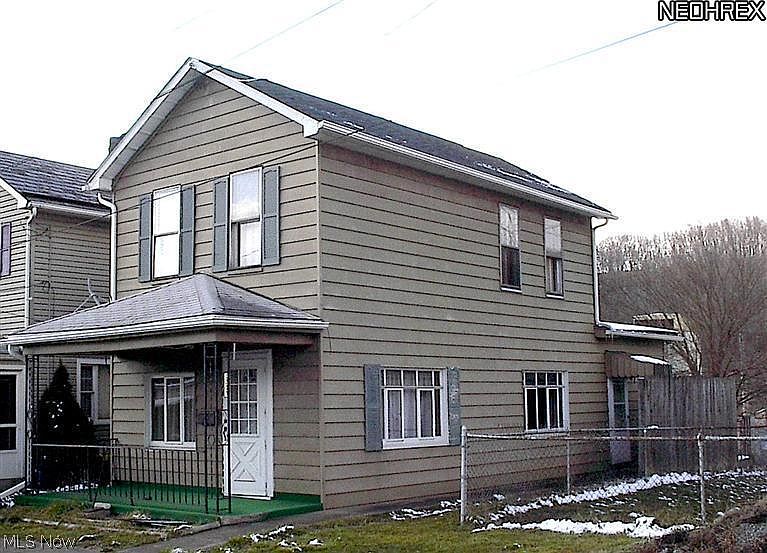 1st image of 1205 Clover St NW