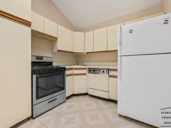 1105 East 72nd Street image 14 of 27