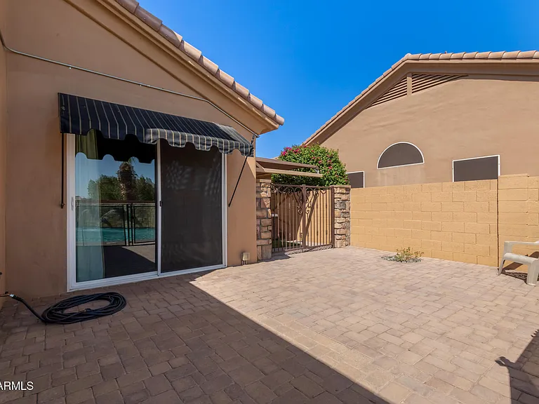 1211 E Desert Flower Ln — Photo 41