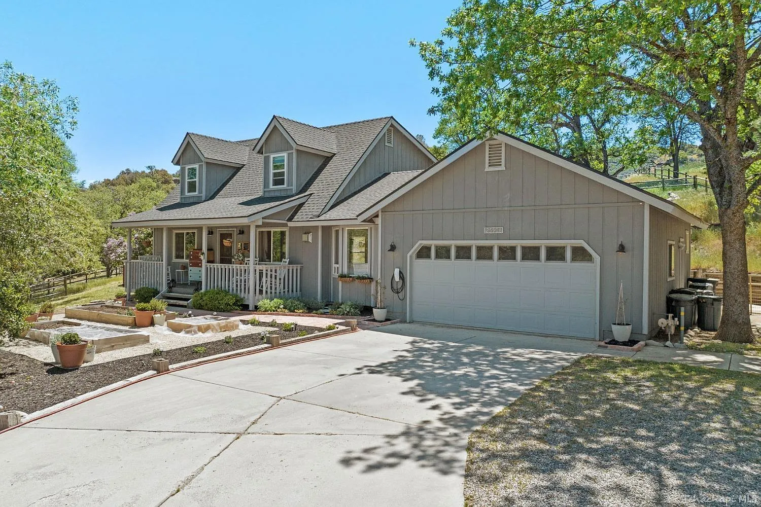 25908 Bear Valley Rd photo 1