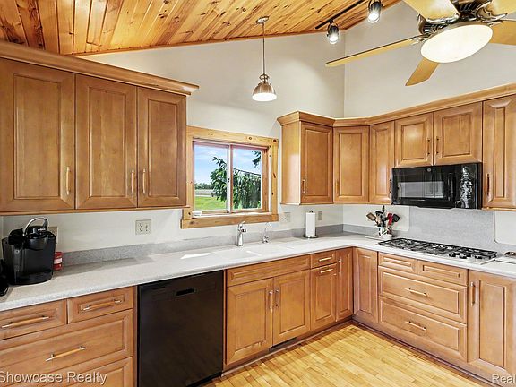 5th image of 3585 Clark Rd