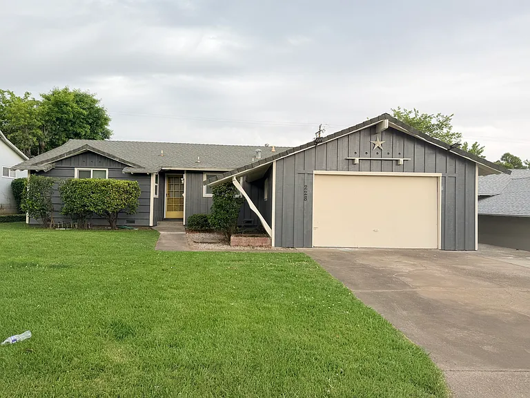 228 Encinal Dr — Photo 1