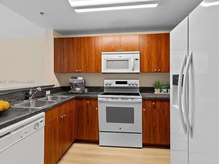 115 SW 11th St #707 — Photo 6