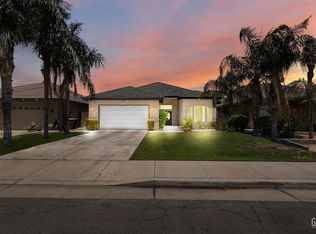 2808 Silver Shore Ln, Bakersfield, CA