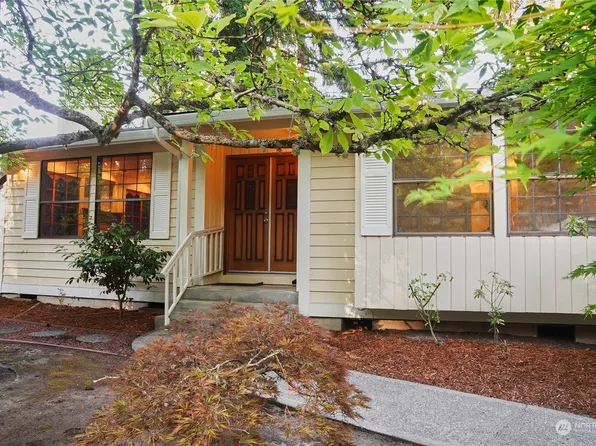 1053 Daniels Drive, Fircrest, WA 98466