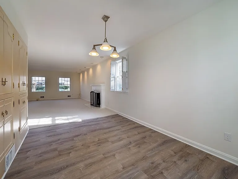 2702 Navarre Dr — Photo 9