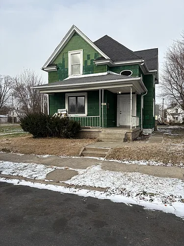2117 Bertrand St Photo 1
