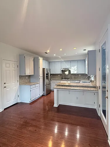 16 Elmwood Dr Photo 1