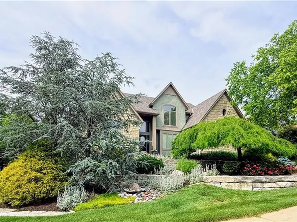 13210 Outlook St, Overland Park, KS 66209