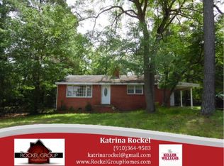 709 Varsity Dr, Fayetteville, NC 28301