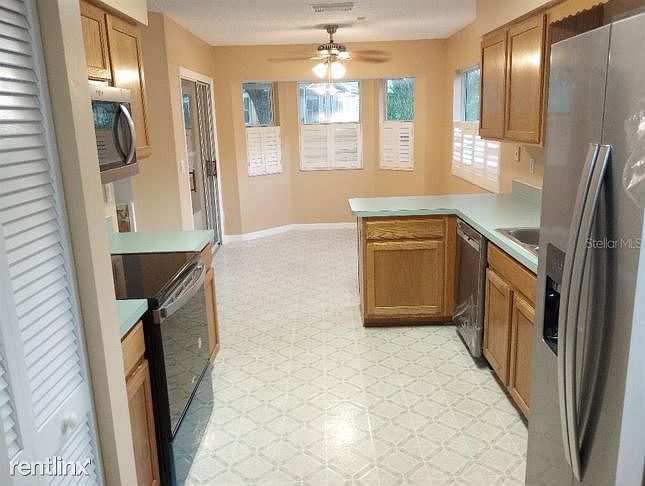 1st image of 32525R Oak Park Dr