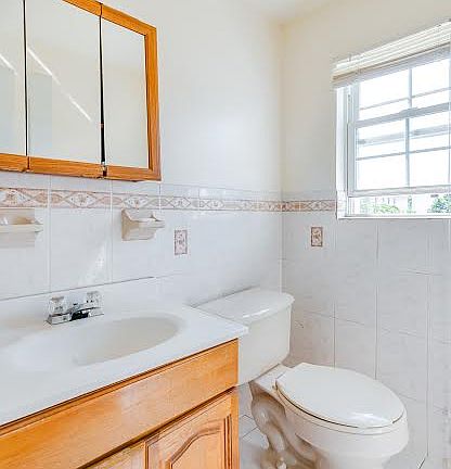 2nd image of 10853 153rd St