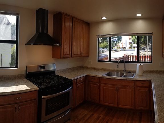 4th image of 1027 Murray Ave