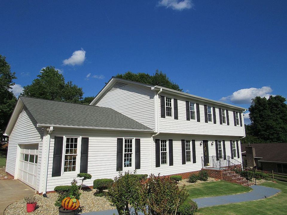 2nd image of 4 Brynhurst Cir