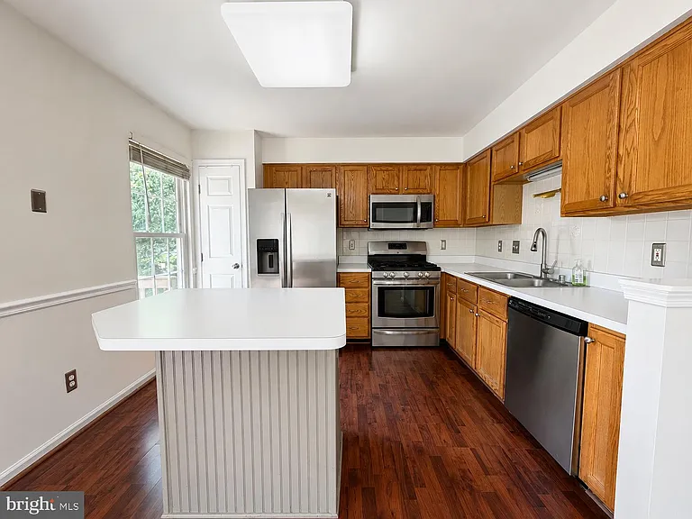8268 Vermont Pl — Photo 6