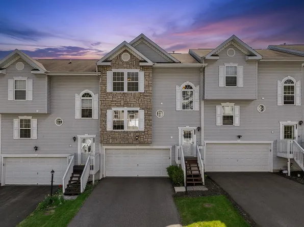 116 Cathedral Ct, Carnegie, PA 15106