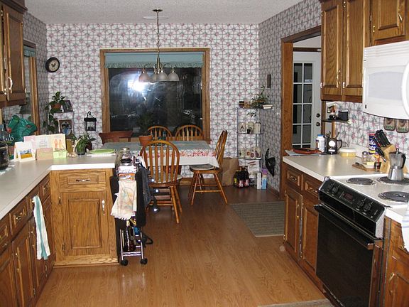 Kitchen & breakfast nook