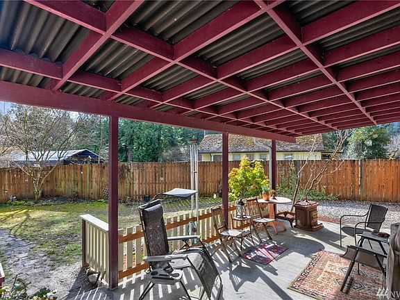 4th image of 3258 Northlake Way NW
