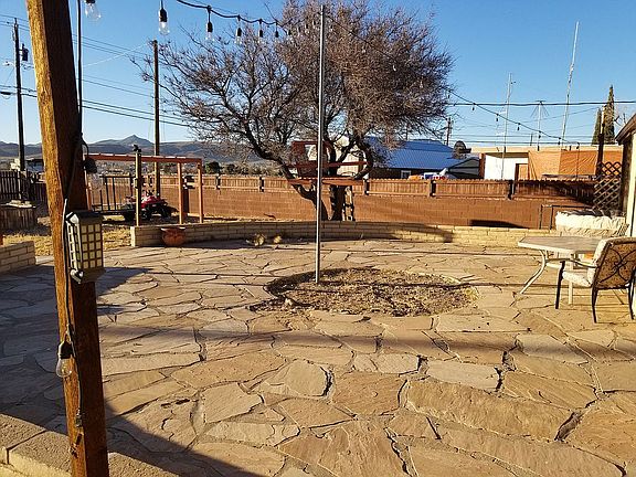 3rd image of 2809 Van Marter Dr