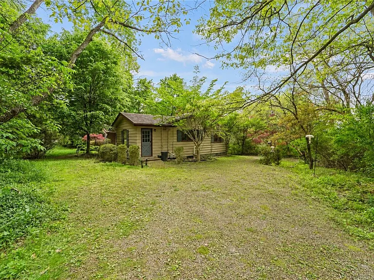 102 Corson Pl — Photo 42
