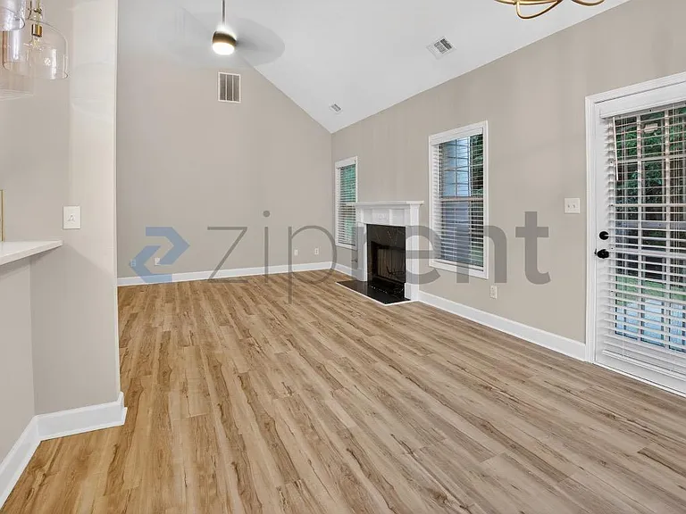 4584 Garden City Dr — Photo 16