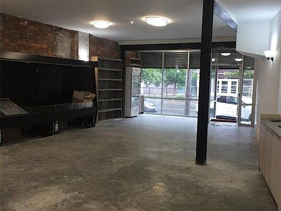 5th image of 546 Congress Ave