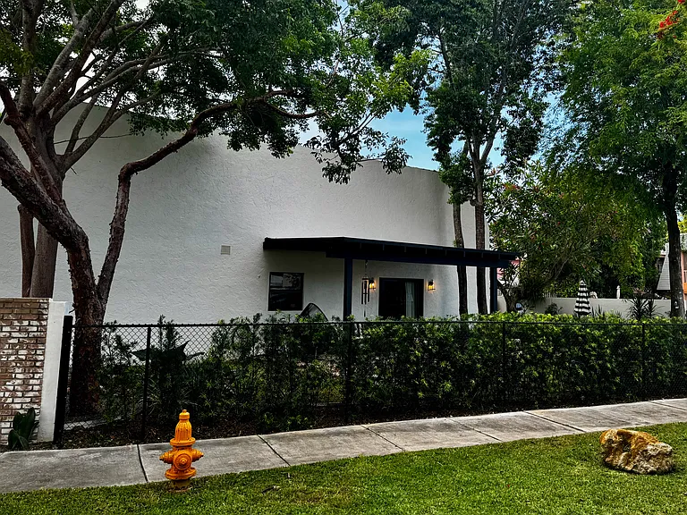 9095 SW 96th Ave — Photo 4