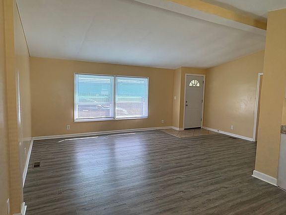 3rd image of 2234 Rush St