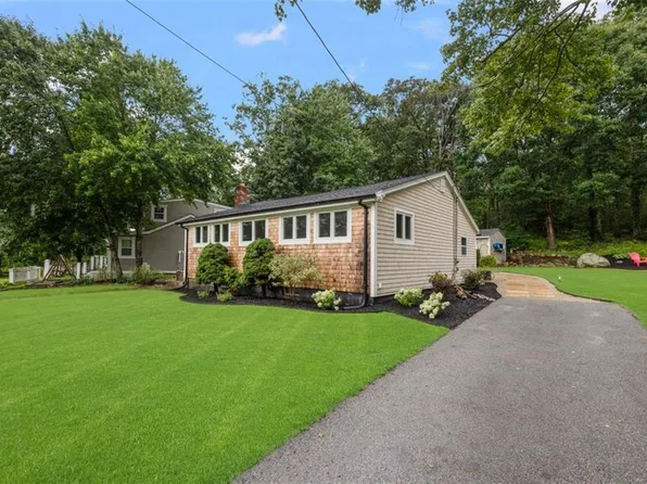 75 W Shore Dr, Exeter, RI 02822