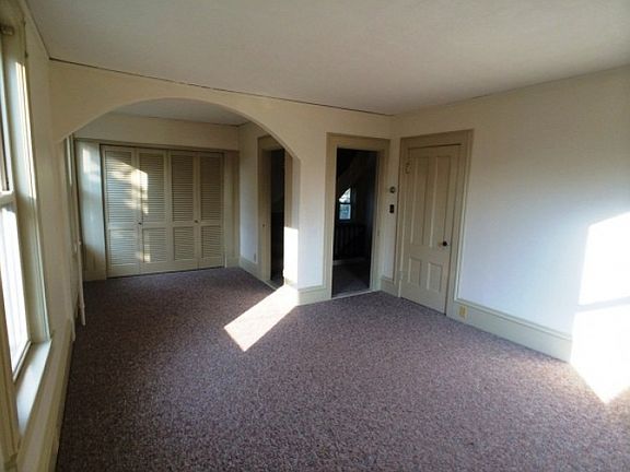 5th image of 84 Portland St APT B
