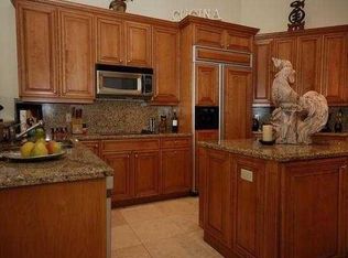 98 Lighthouse Dr, Jupiter Inlet Colony, FL 33469