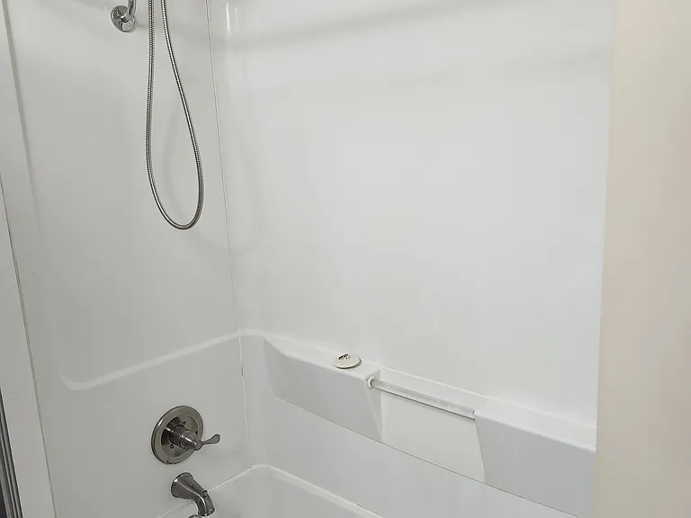 126 Queen St #126 — Photo 2