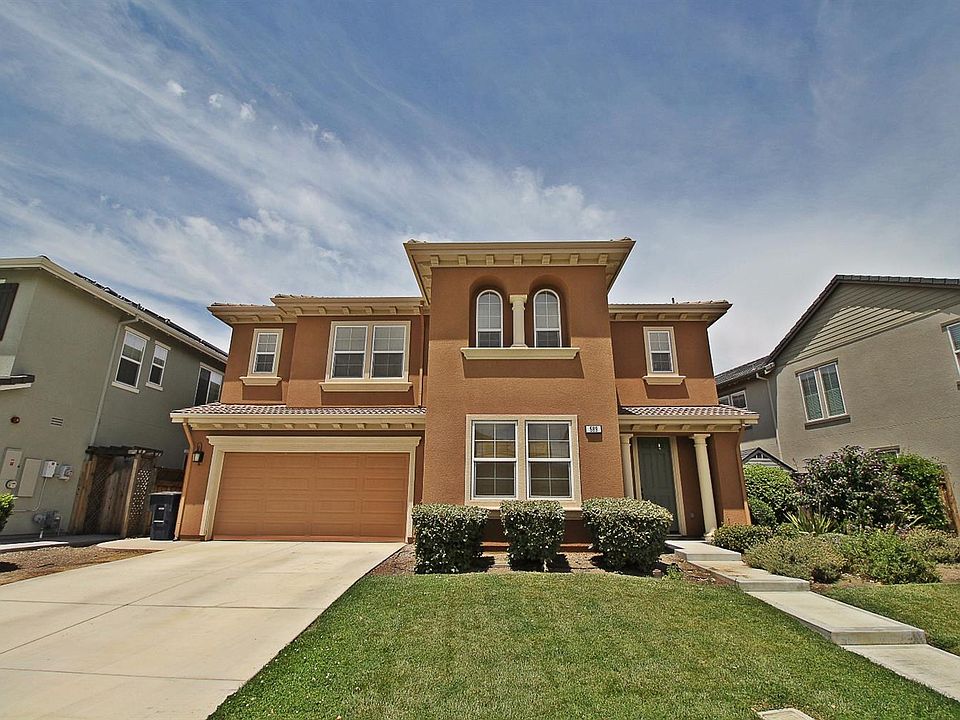 2nd image of 589 W Esplanade Dr