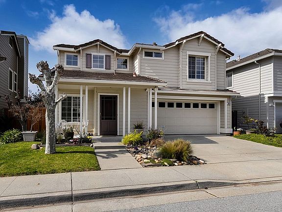 2nd image of 809 Coast Range Dr