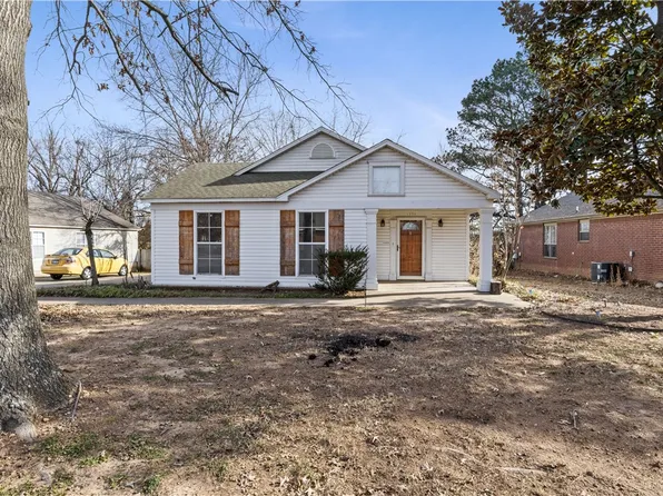 1394 N Tradition Ave, Fayetteville, AR 72704
