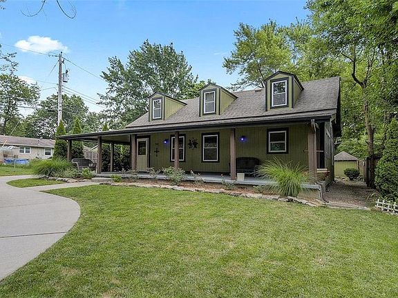 3rd image of 301 NE Grand Ave