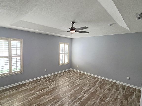 5th image of 82 Pergola Pl