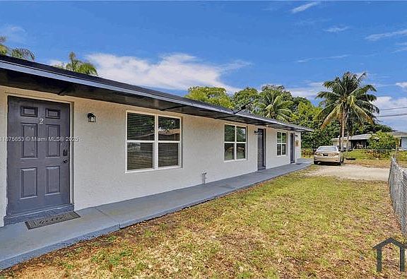 3rd image of 5807 SW 27th St